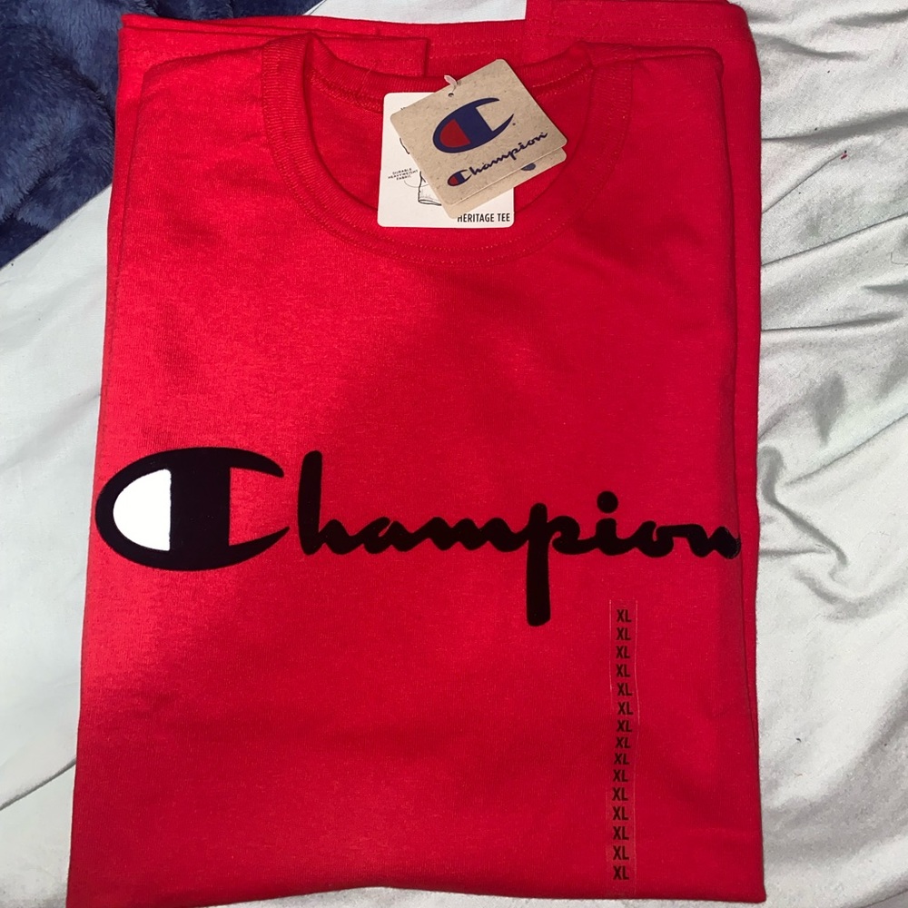 Red Champion Short sleeve shirt